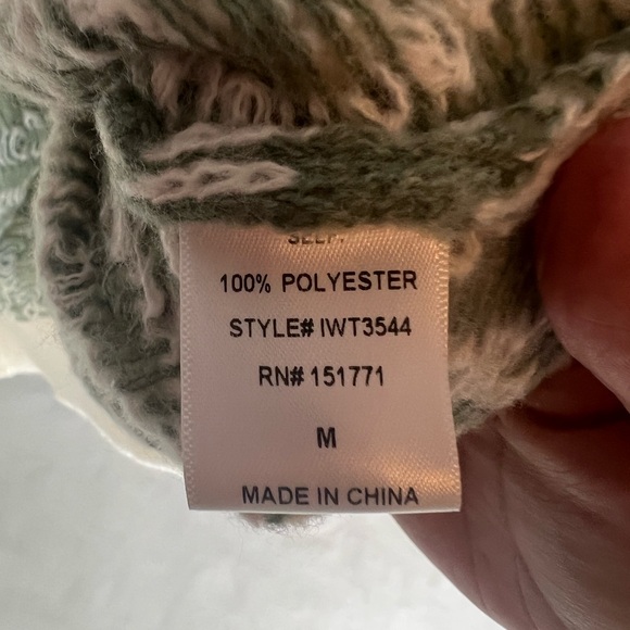 Baltic Born M Women's Green and White Sweater - Picture 5 of 6